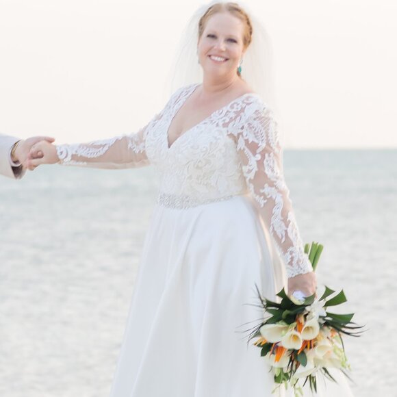 Wedding dress. Size 16W. Upgraded, sewn-in belt. Long sleeve, A-line. Pockets! - Picture 4 of 9